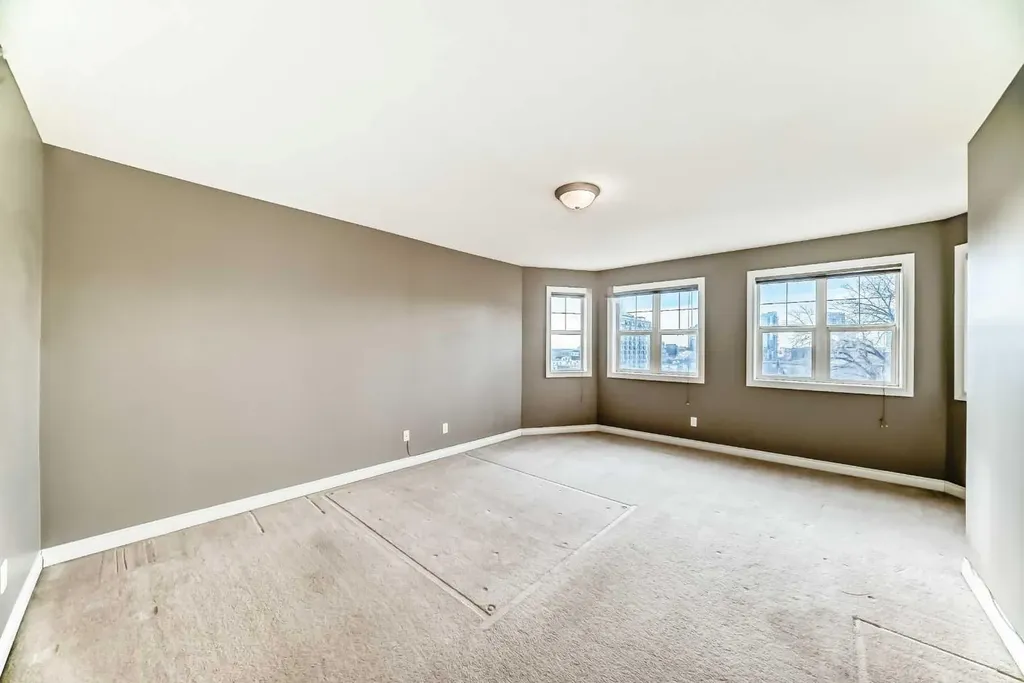 417 3 Avenue NE Calgary AB T2E 0H7