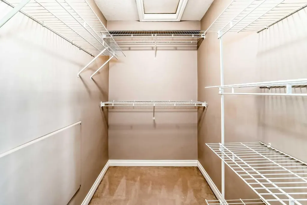 417 3 Avenue NE Calgary AB T2E 0H7