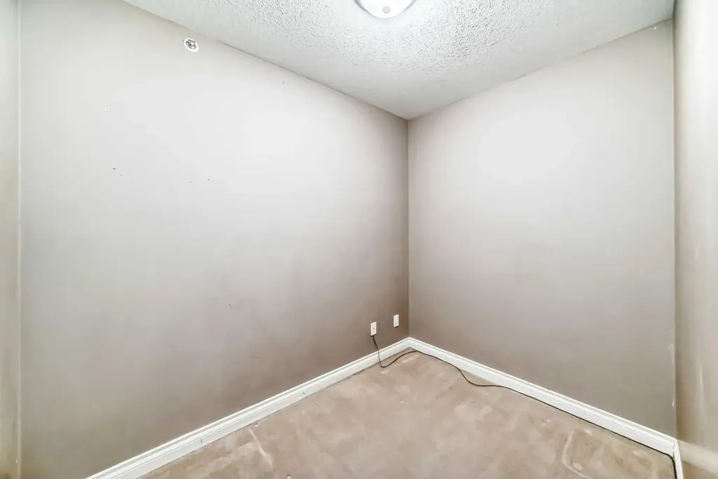 417 3 Avenue NE Calgary AB T2E 0H7