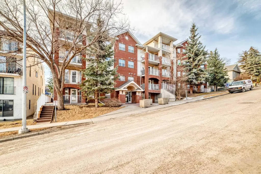 417 3 Avenue NE Calgary AB T2E 0H7