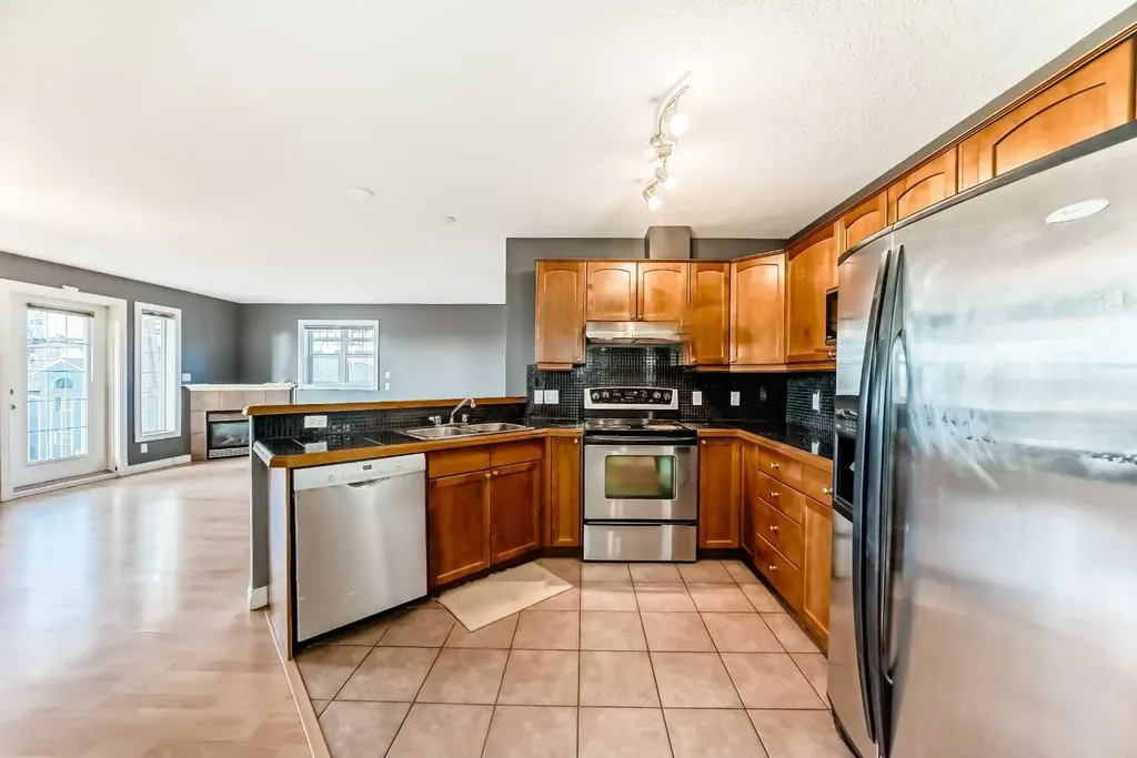 417 3 Avenue NE Calgary AB T2E 0H7