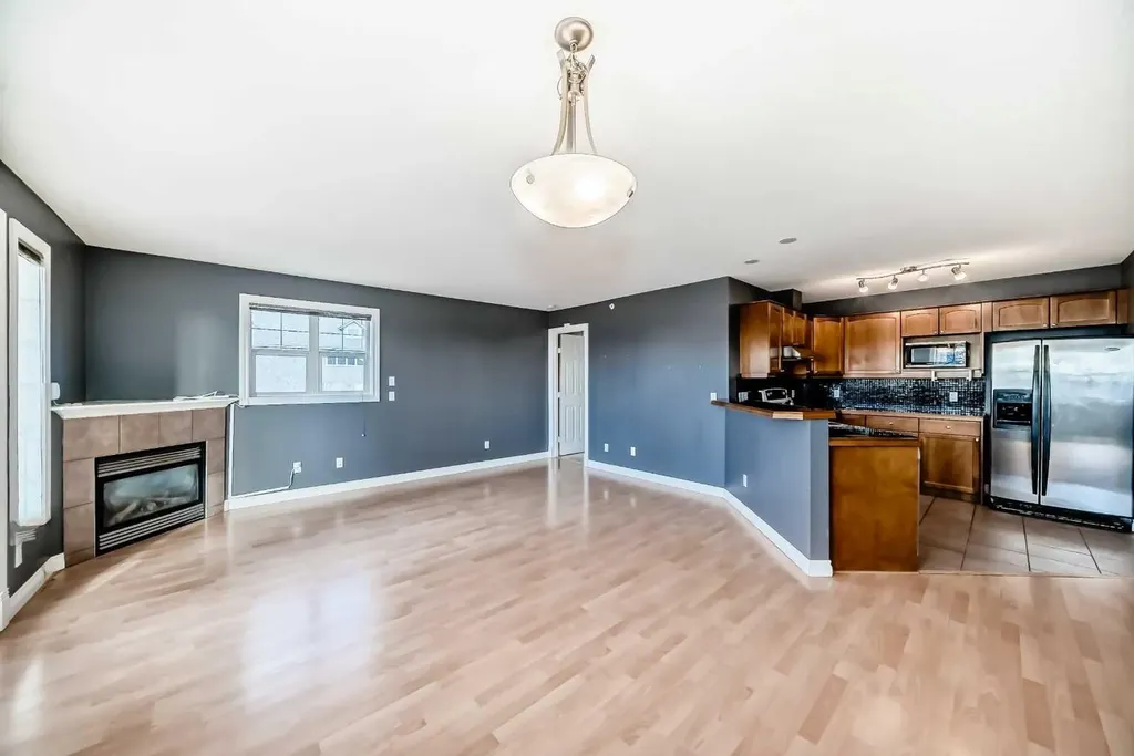 417 3 Avenue NE Calgary AB T2E 0H7