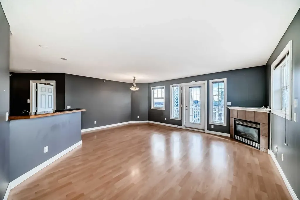 417 3 Avenue NE Calgary AB T2E 0H7