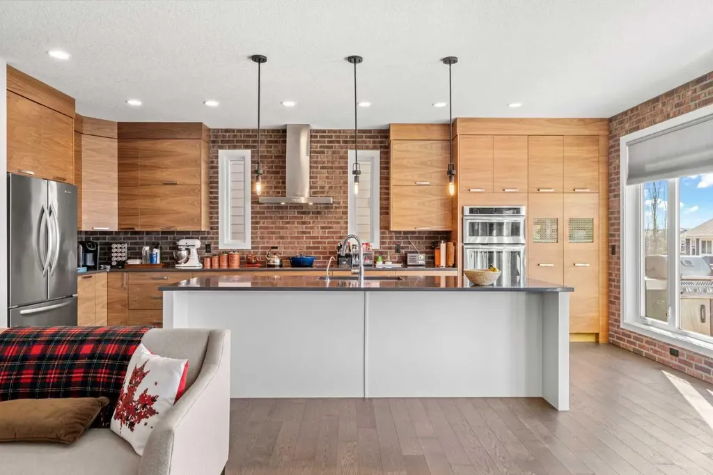82 Cranbrook Crescent SE Calgary AB T3M 2C3