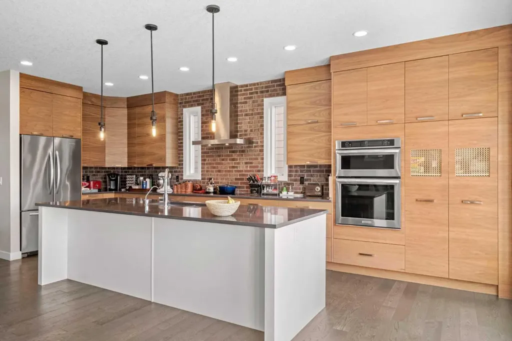 82 Cranbrook Crescent SE Calgary AB T3M 2C3