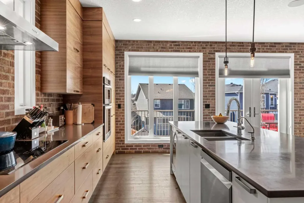 82 Cranbrook Crescent SE Calgary AB T3M 2C3