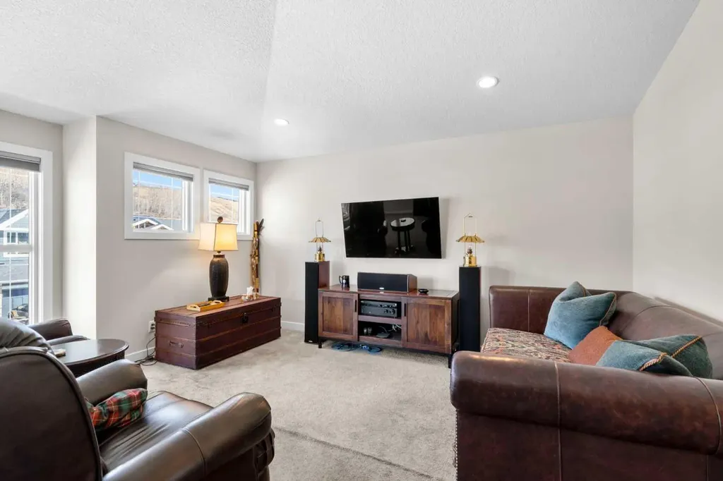 82 Cranbrook Crescent SE Calgary AB T3M 2C3