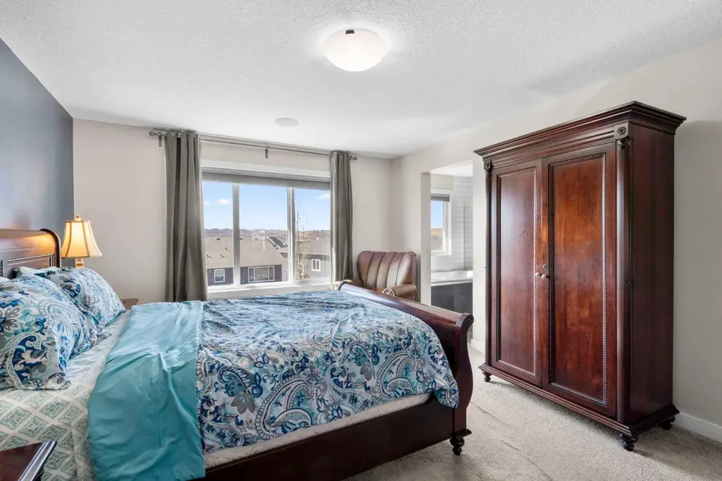 82 Cranbrook Crescent SE Calgary AB T3M 2C3