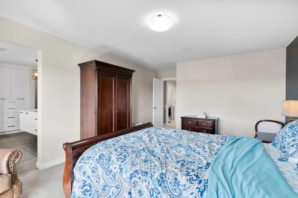82 Cranbrook Crescent SE Calgary AB T3M 2C3