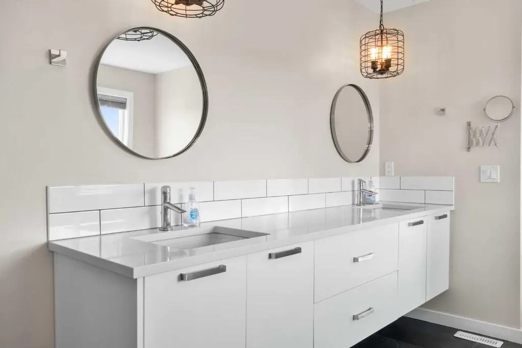 82 Cranbrook Crescent SE Calgary AB T3M 2C3