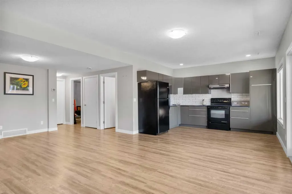 82 Cranbrook Crescent SE Calgary AB T3M 2C3