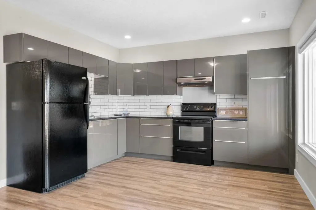 82 Cranbrook Crescent SE Calgary AB T3M 2C3