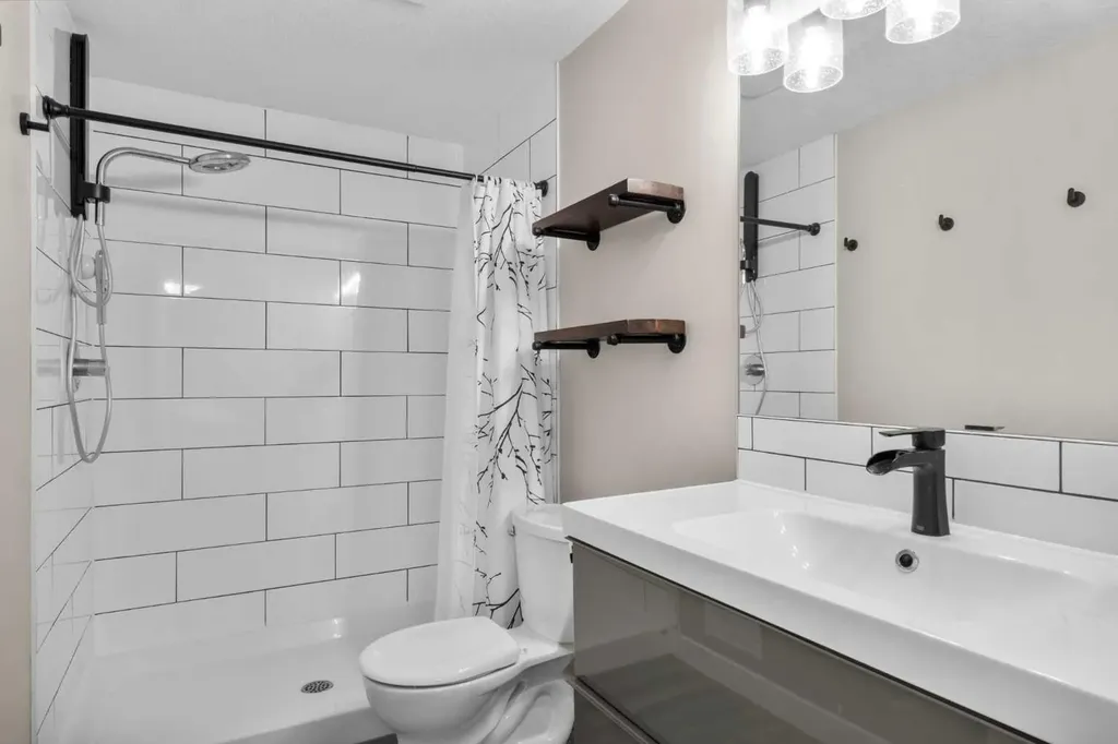 82 Cranbrook Crescent SE Calgary AB T3M 2C3