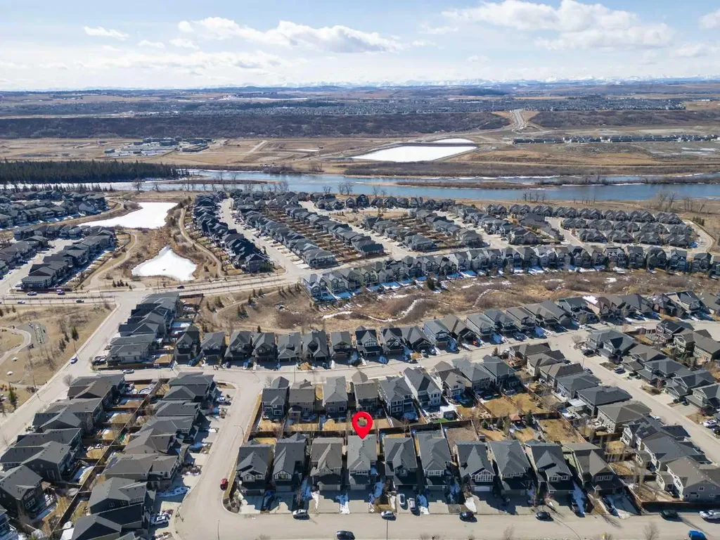 82 Cranbrook Crescent SE Calgary AB T3M 2C3
