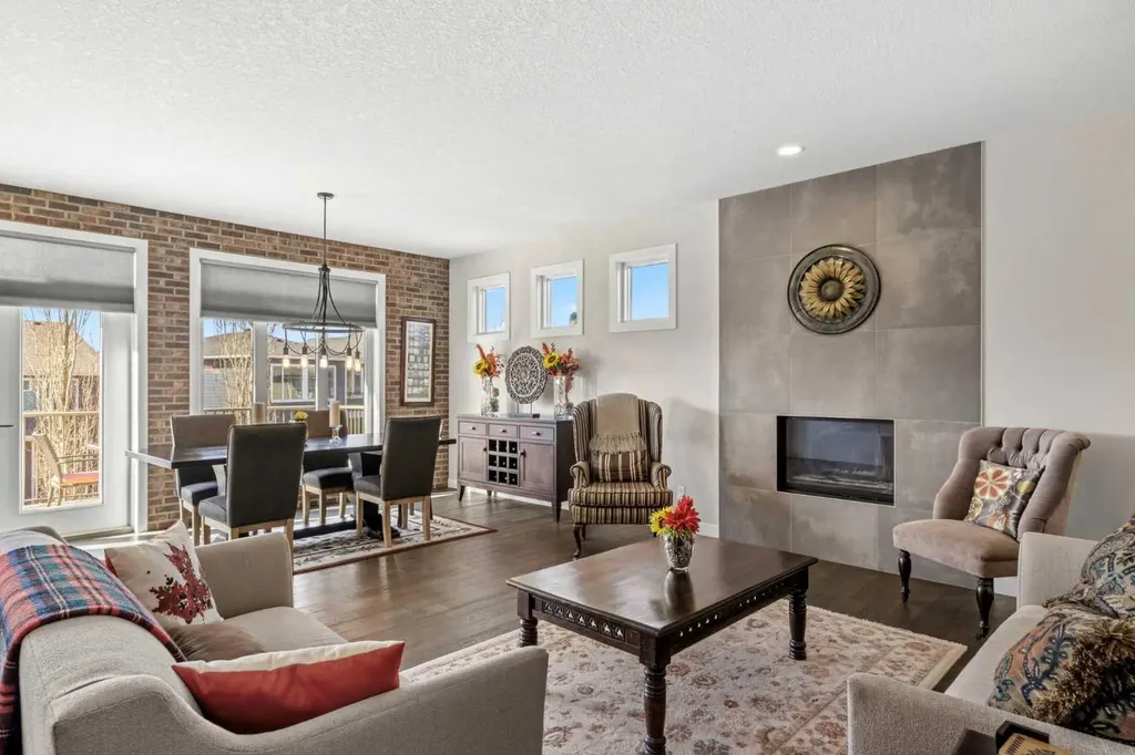 82 Cranbrook Crescent SE Calgary AB T3M 2C3