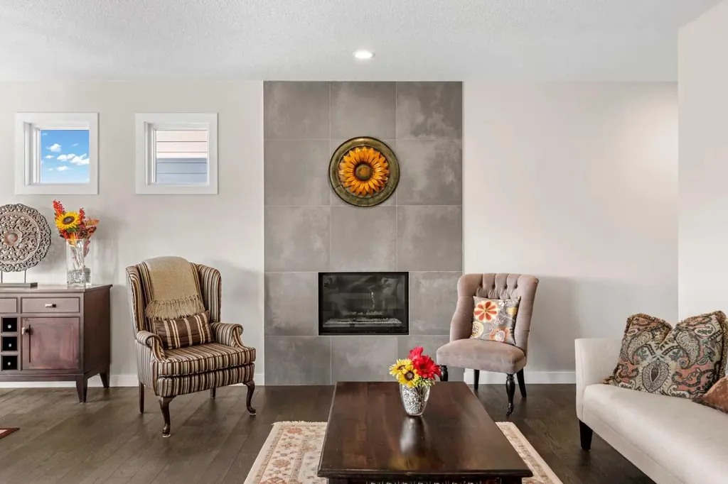 82 Cranbrook Crescent SE Calgary AB T3M 2C3