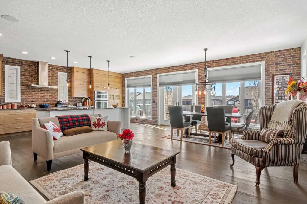 82 Cranbrook Crescent SE Calgary AB T3M 2C3