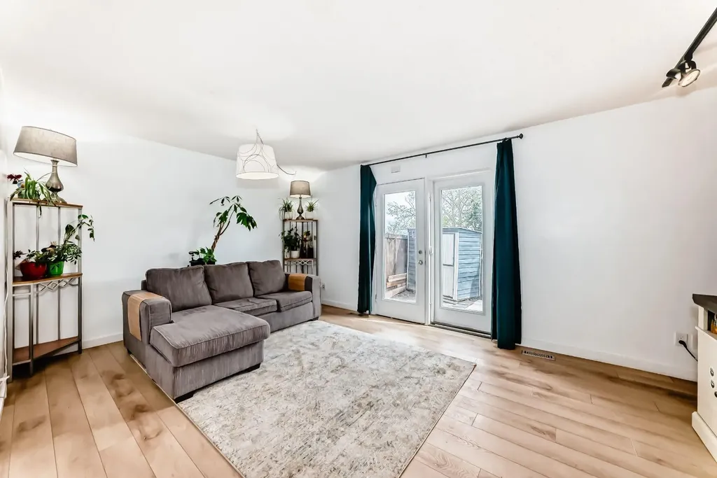 700 Allen Street SE Airdrie AB T4B 1E8