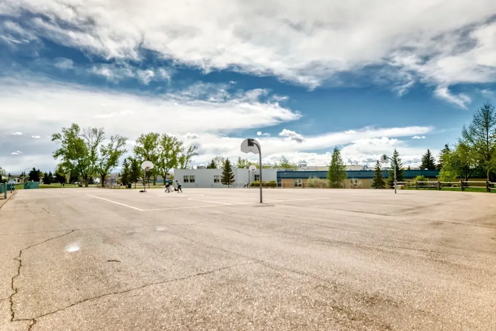 700 Allen Street SE Airdrie AB T4B 1E8