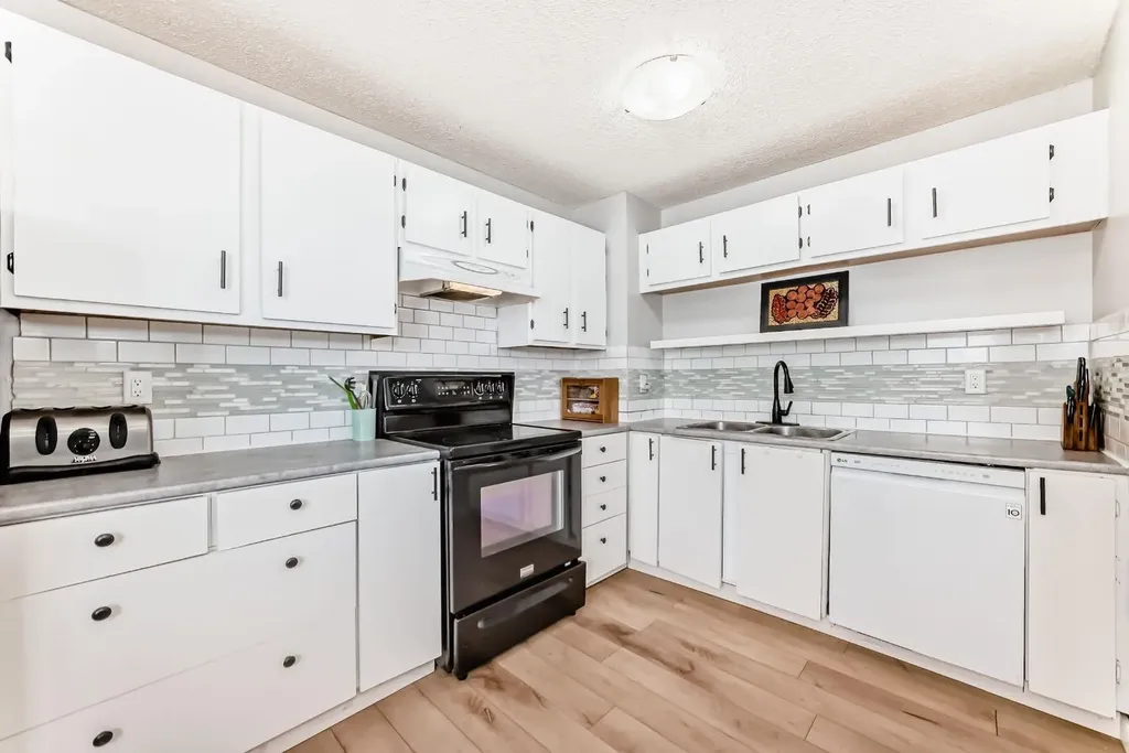 700 Allen Street SE Airdrie AB T4B 1E8