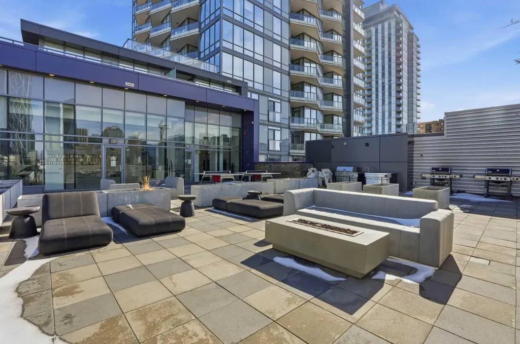 615 6 Avenue SE Calgary AB T2G 1S2