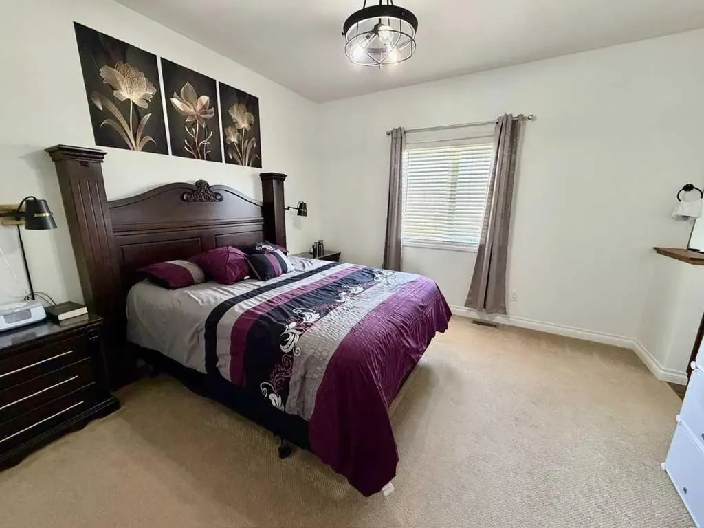 222 6a Street Stirling AB T0K 2E0