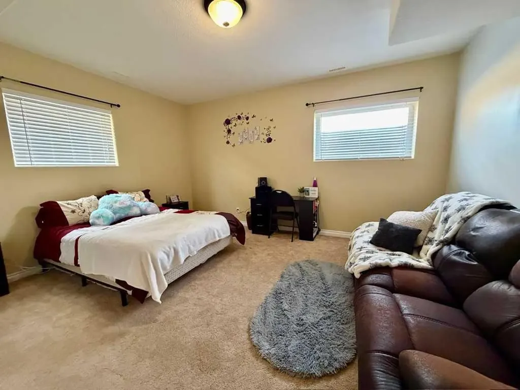 222 6a Street Stirling AB T0K 2E0