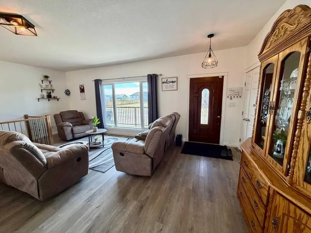222 6a Street Stirling AB T0K 2E0