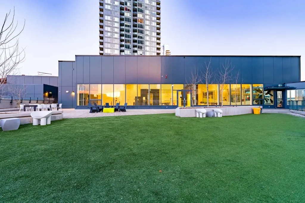 530 3 Street SE Calgary AB T2G 2L8