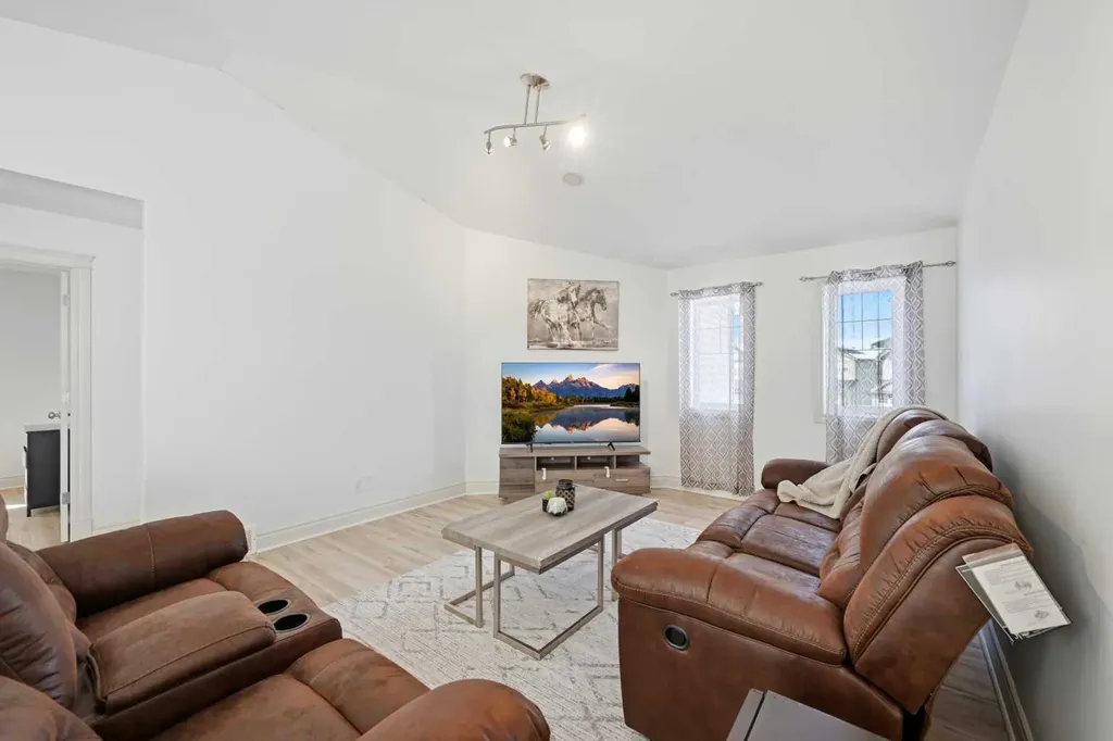 1153 Kingston Crescent SE Airdrie AB T4A0G1