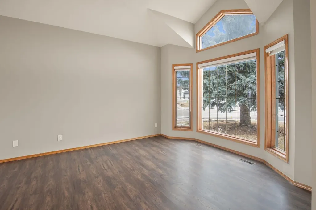 87 Denison Crescent Red Deer AB T4R 2E9