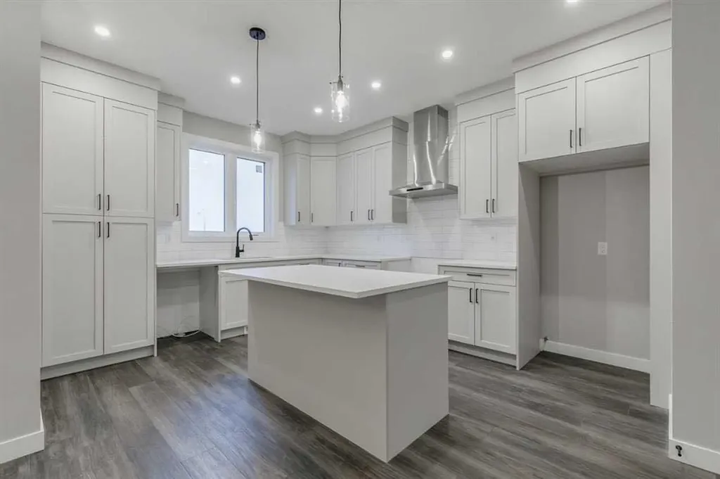 197 Bridgeport Gate Chestermere AB T1X 3E2