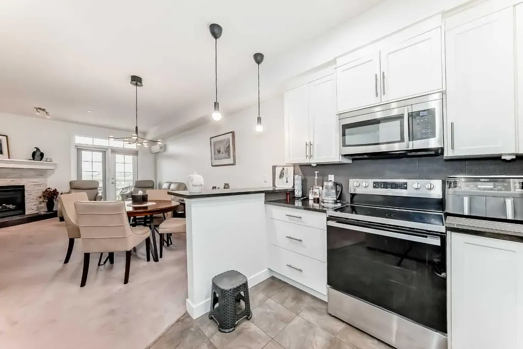 1005A Westmount Drive Strathmore AB T1P 0C3