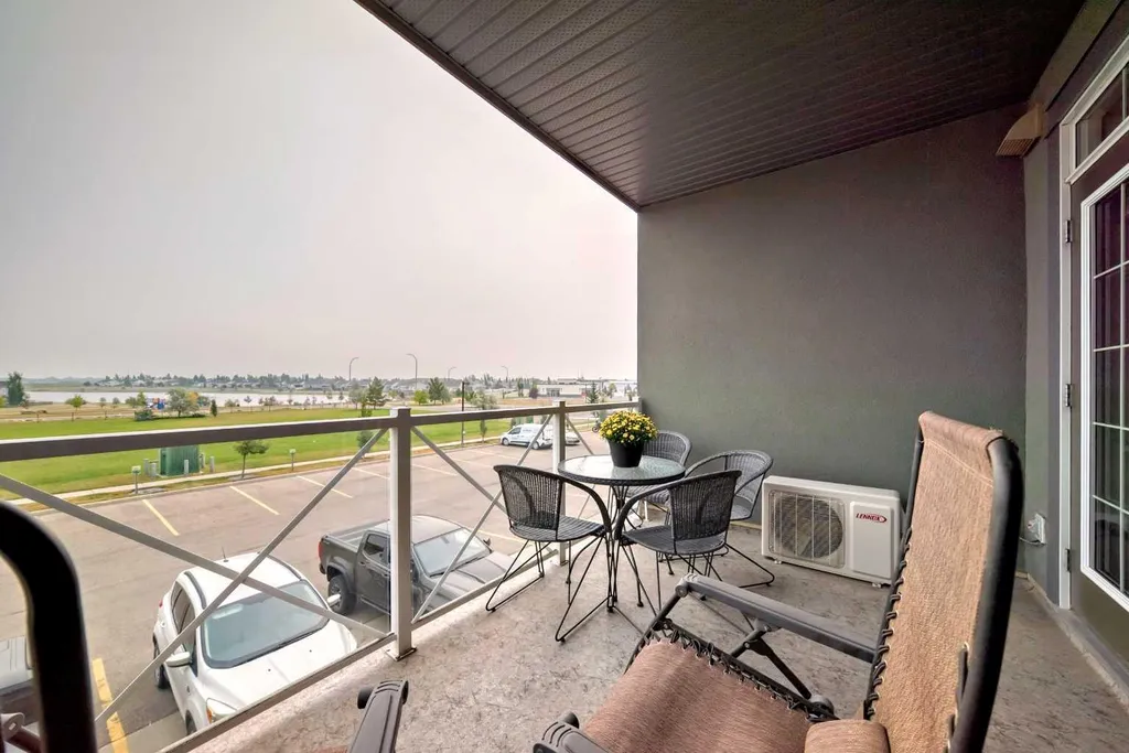 1005A Westmount Drive Strathmore AB T1P 0C3