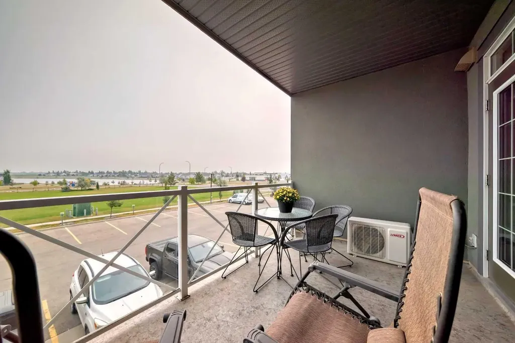 1005A Westmount Drive Strathmore AB T1P 0C3