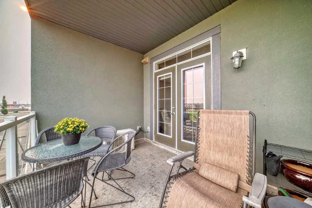 1005A Westmount Drive Strathmore AB T1P 0C3