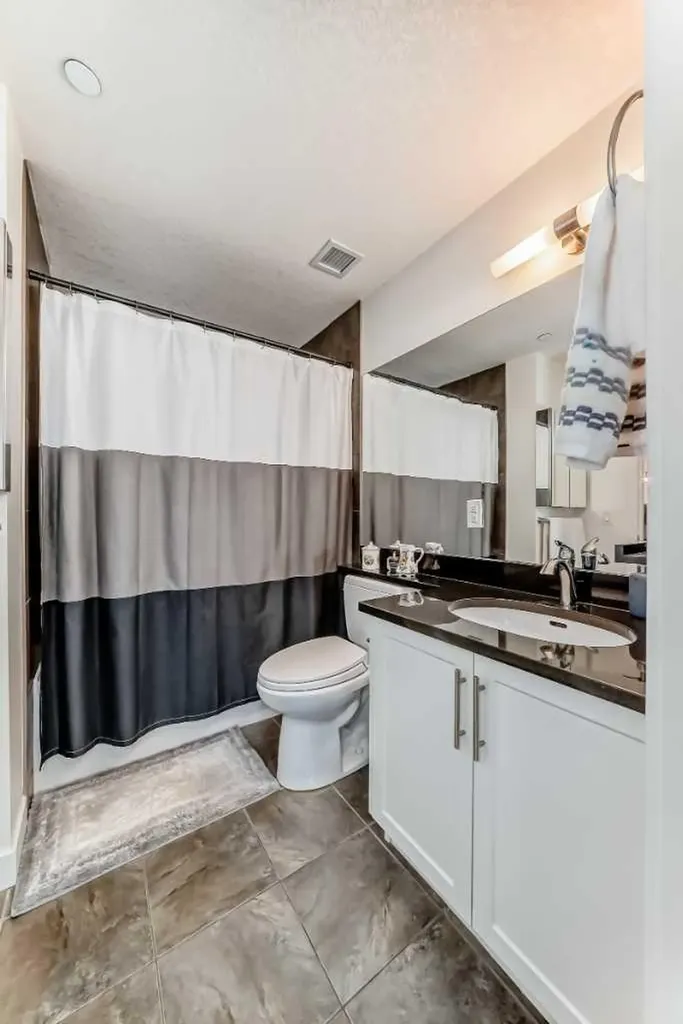 1005A Westmount Drive Strathmore AB T1P 0C3
