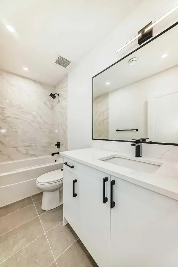 2107 Victoria Crescent NW Calgary AB T2M 4E3