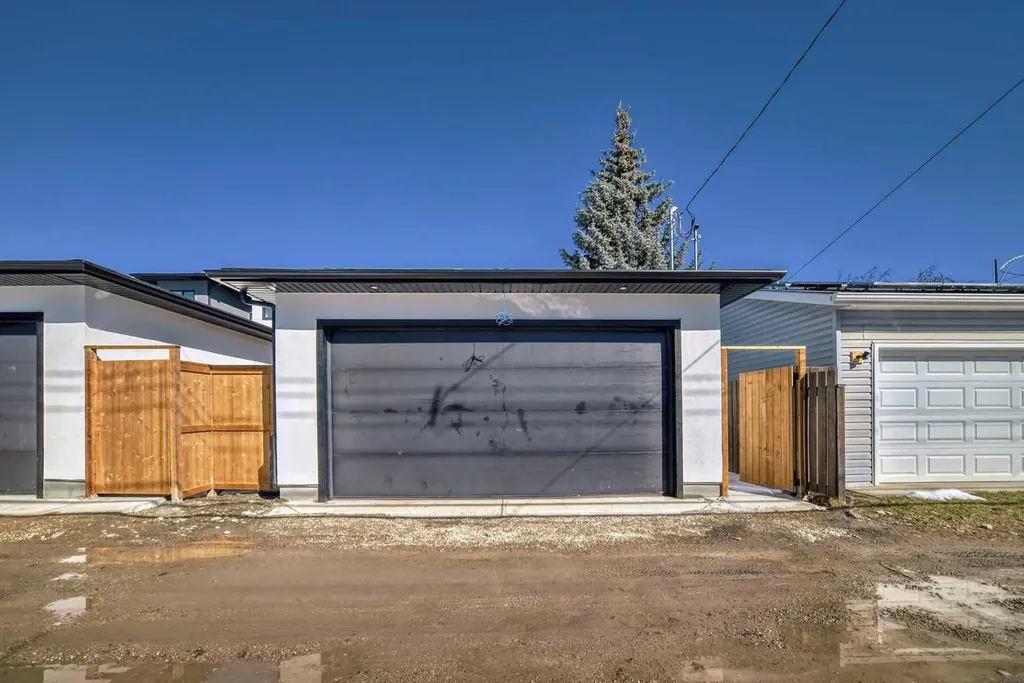 2107 Victoria Crescent NW Calgary AB T2M 4E3