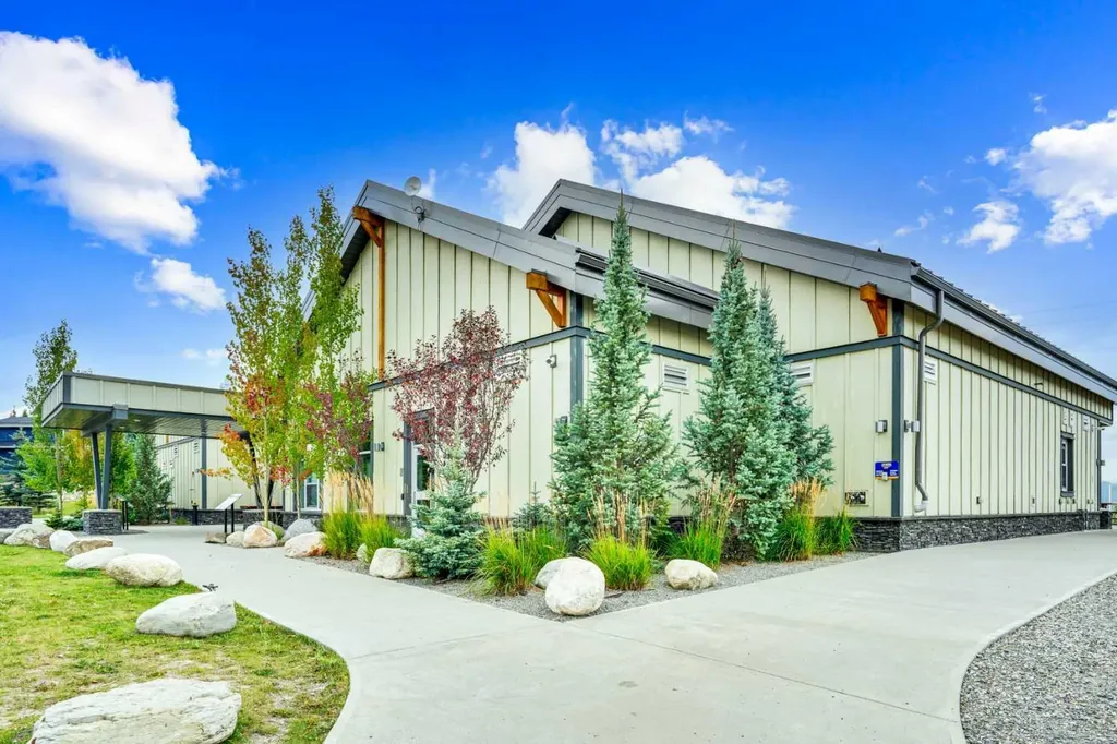 44 Cottageclub Lane Rural Rocky View County AB T4C 1B1