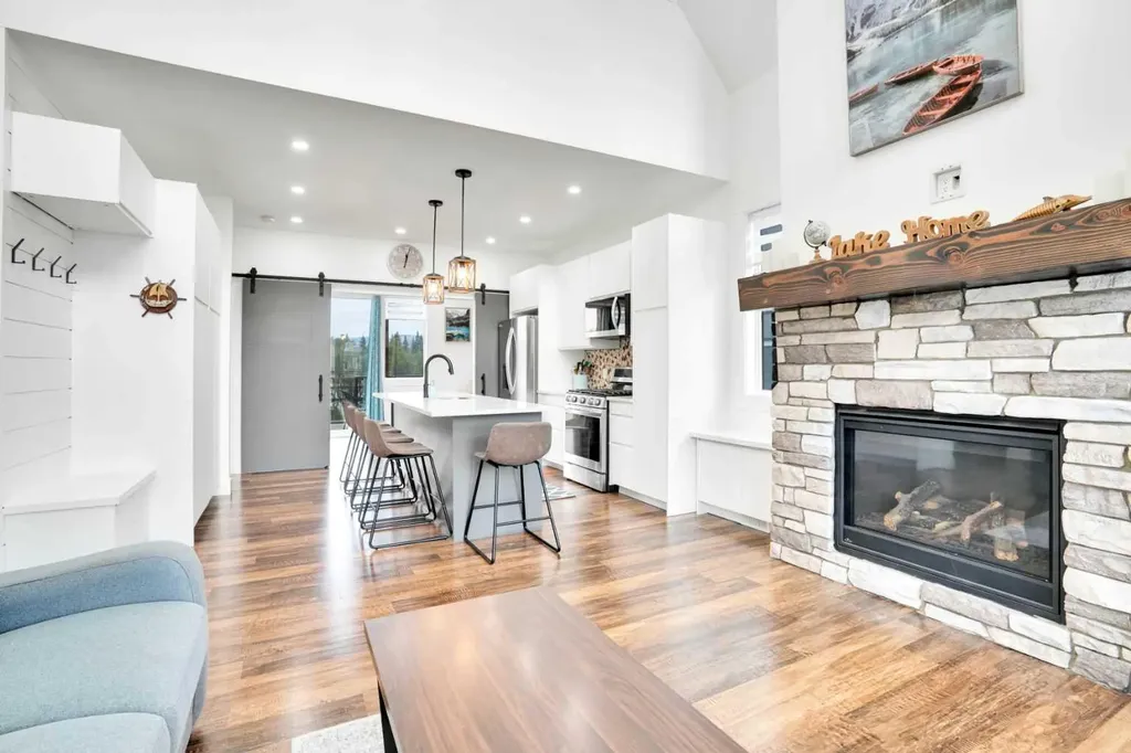 44 Cottageclub Lane Rural Rocky View County AB T4C 1B1