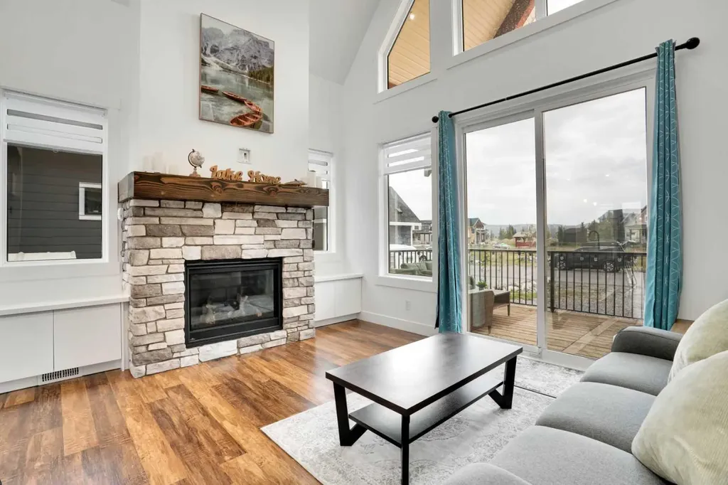44 Cottageclub Lane Rural Rocky View County AB T4C 1B1