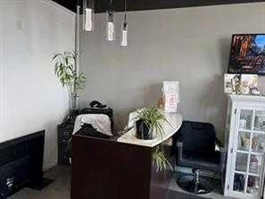 3131 27 Street Calgary AB T1Y6Z1