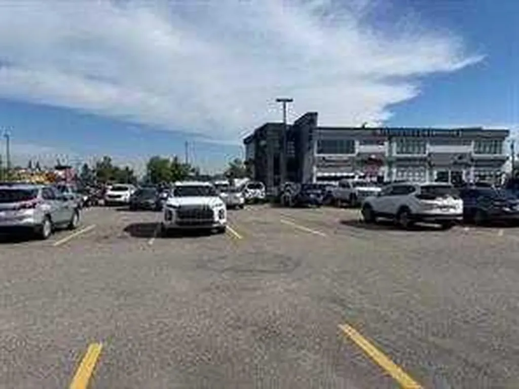 3131 27 Street Calgary AB T1Y6Z1