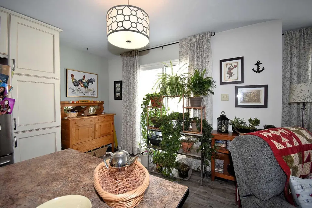 103B Laurel Square Hinton AB T7V 1P3