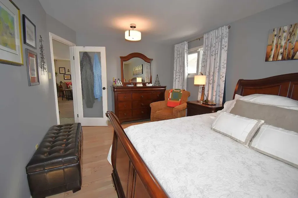103B Laurel Square Hinton AB T7V 1P3