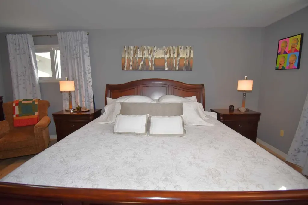 103B Laurel Square Hinton AB T7V 1P3