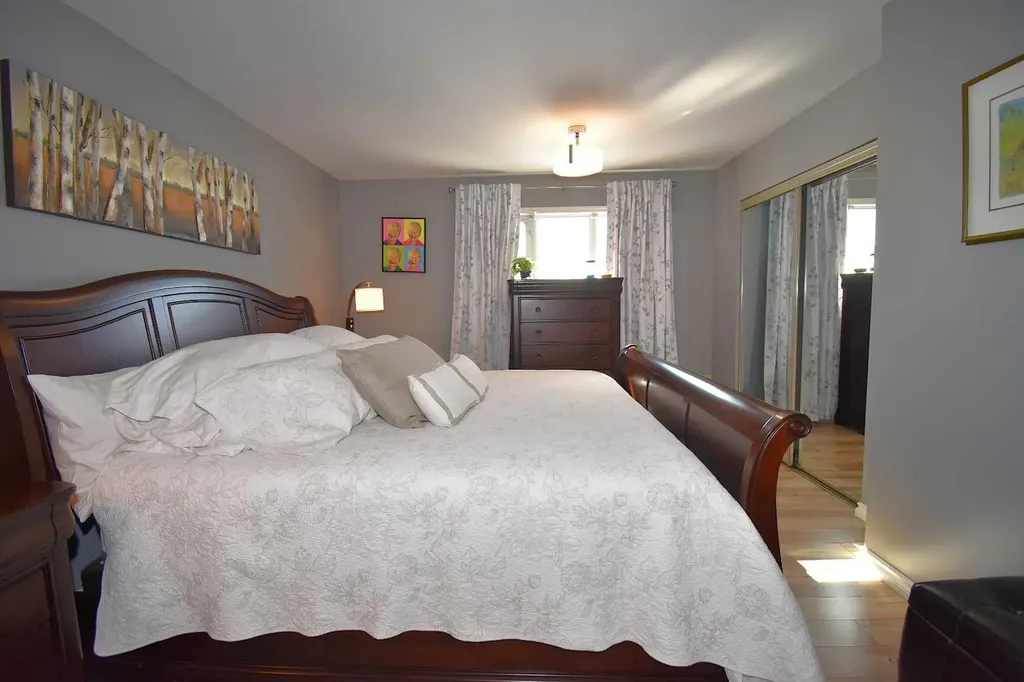 103B Laurel Square Hinton AB T7V 1P3