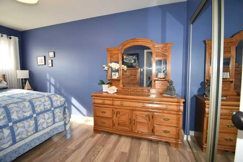 103B Laurel Square Hinton AB T7V 1P3