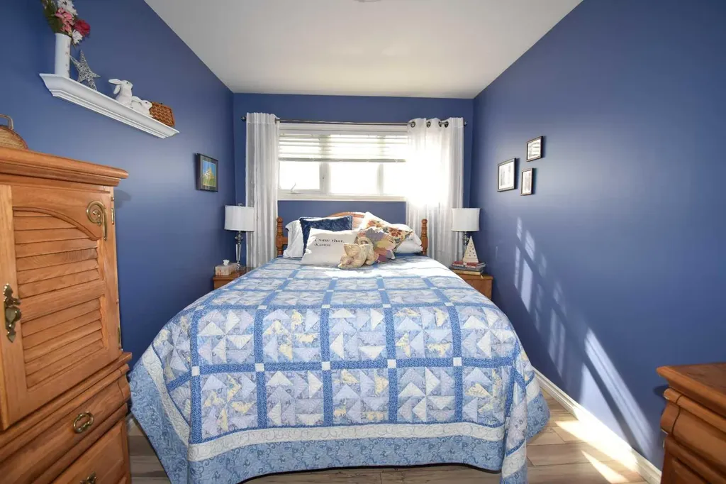 103B Laurel Square Hinton AB T7V 1P3